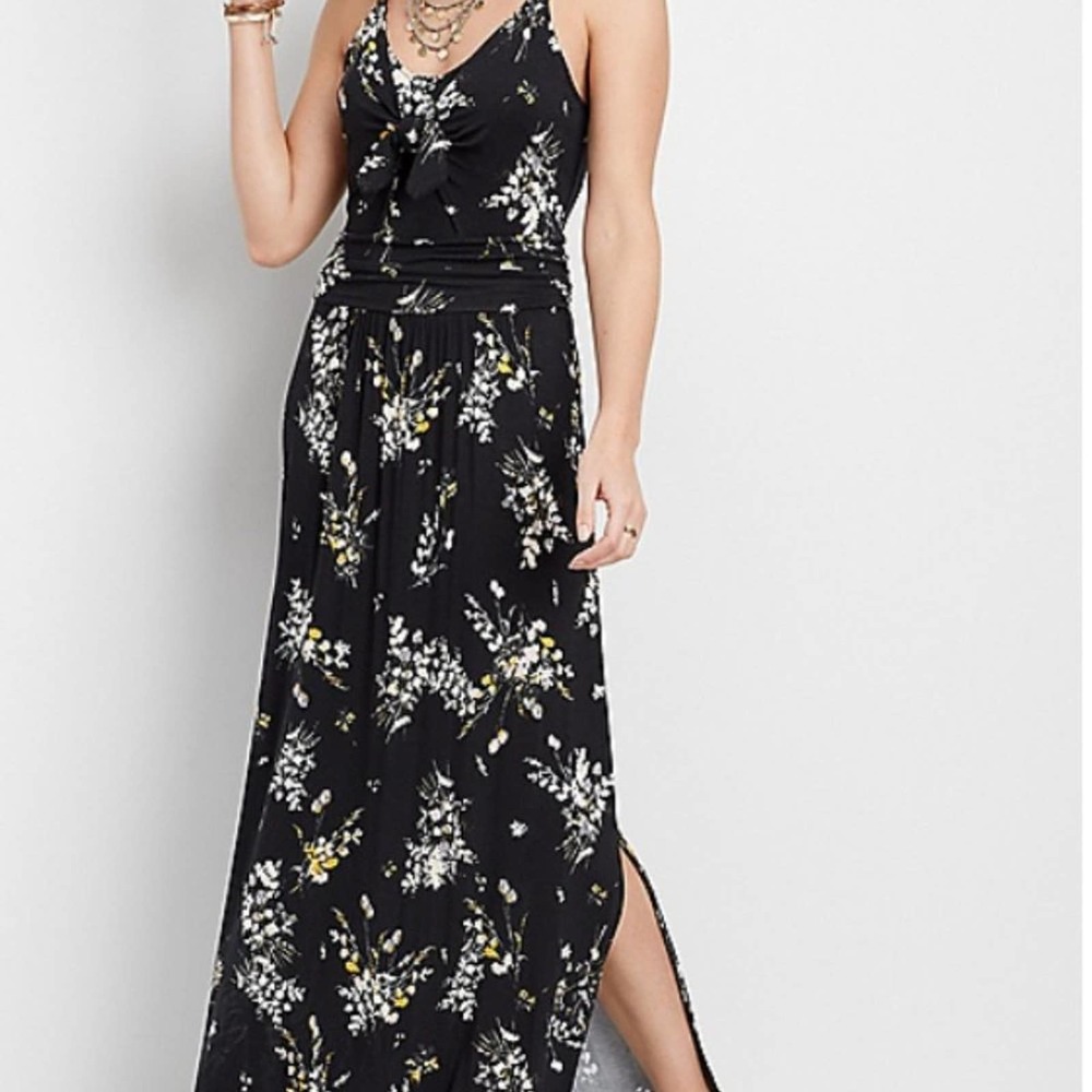 Maurices floral tie front maxi dress Size Large